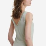 WALK WOMEN'S V-NECK